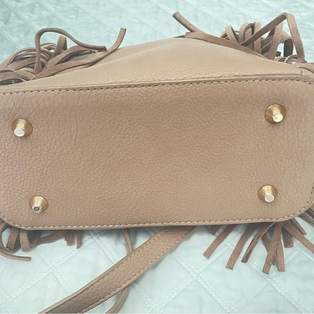 Moda Luxe Tan Fringe Crossbody Bag - Picture 4 of 8